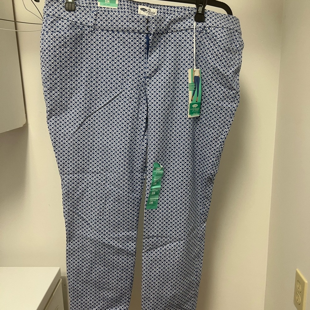 Old Navy Blue Patterned Pixie Ankle Pants